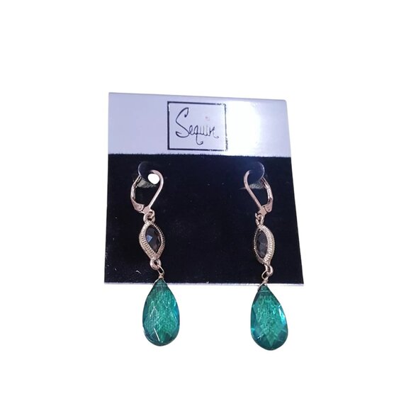 SEQUIN GOLD PLATED LEVERBACK ACRYLIC GREEN FAUCETED DANGLE EARRINGS NWT - Picture 1 of 4